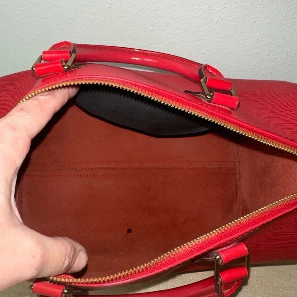 Authentic Red Epi Louis Vuitton Speedy 30‎ - Picture 9 of 16